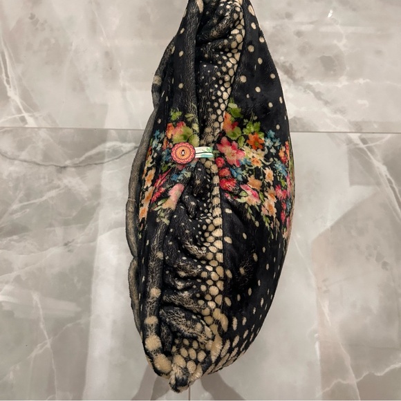 💕 JOHNNY WAS WILLA TRAVEL BLANKET Floral dotted pattern and flourishing blooms - Picture 6 of 10